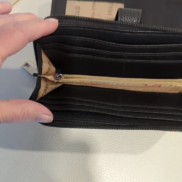 Stone Mountain Accessories Black Floral Wallet - Picture 5 of 5